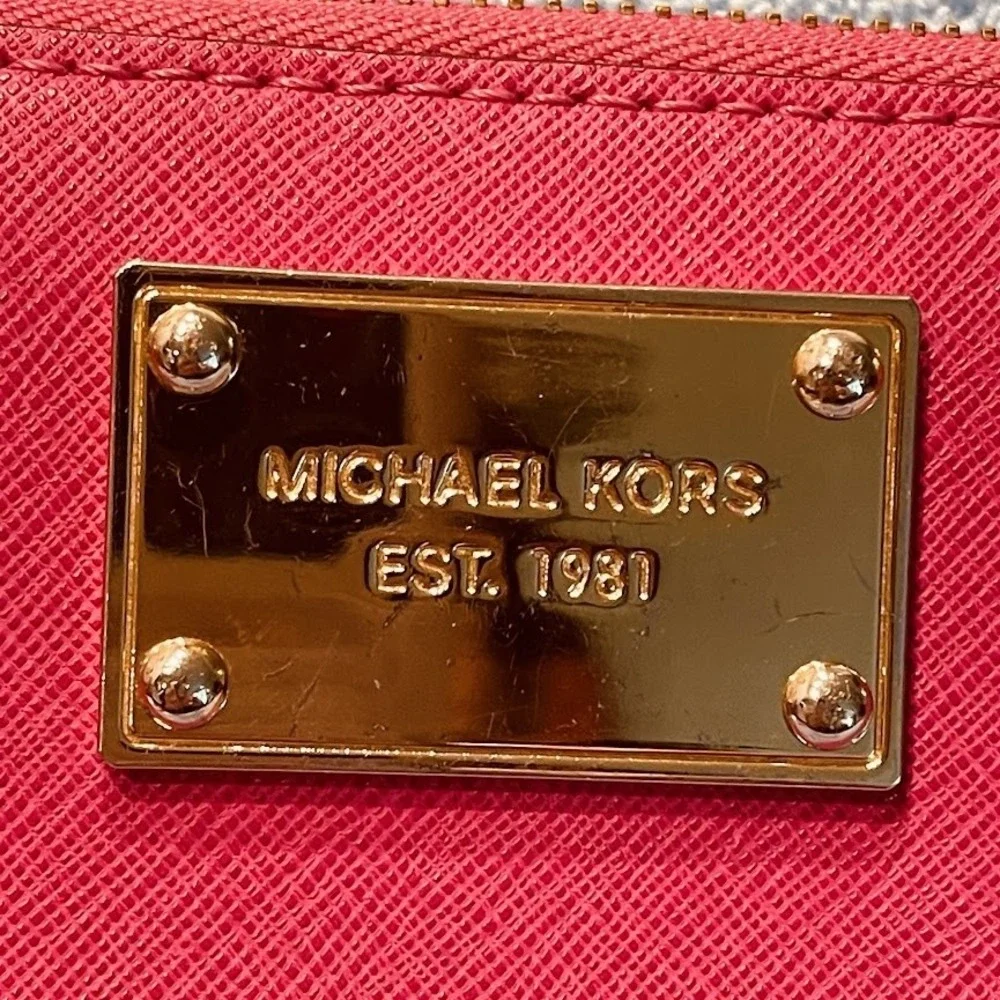 Michael Kors Wallet Womens‎ Pink Saffiano Leather Zip Clutch Wristlet Purse Bag